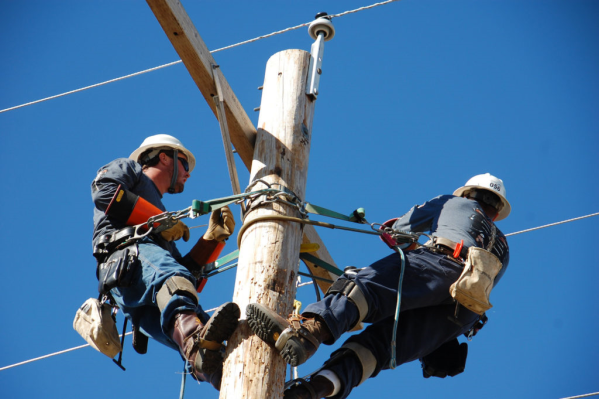 lineman-tshirt-all-are-created-equal-then-a-few-become-line-lineman